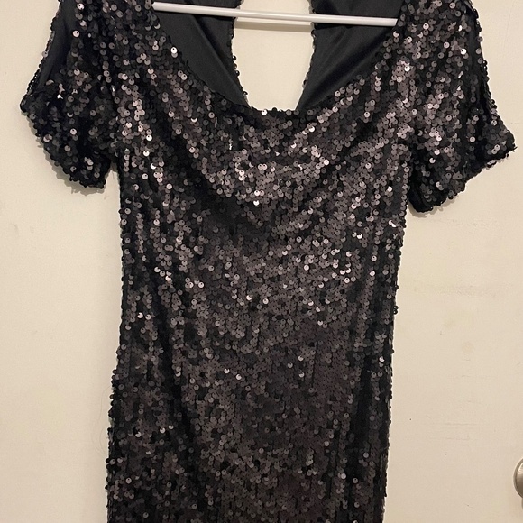 Scoop Neck Matte Sequin Dress - Picture 3 of 6
